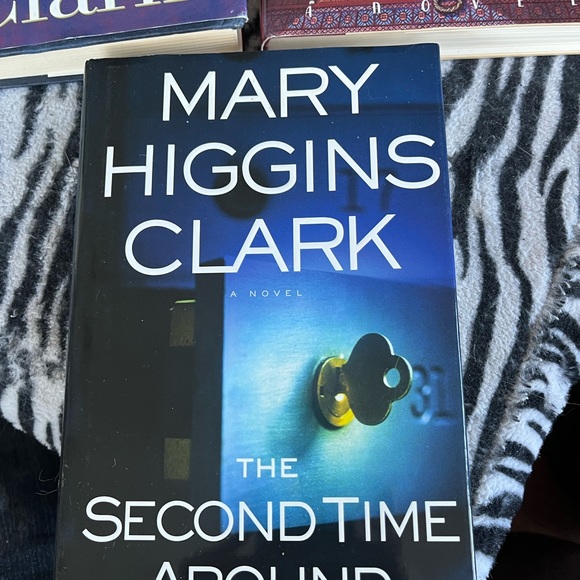 Mary Higgins Clark Lot of 3 Hardcover Books.  Great Condition! - Picture 4 of 5